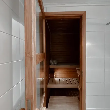 Stylish One-bedroom With Sauna Vantaa