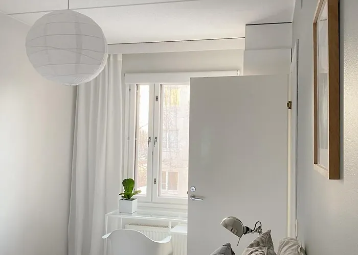 Stylish One-bedroom With Sauna فانتا